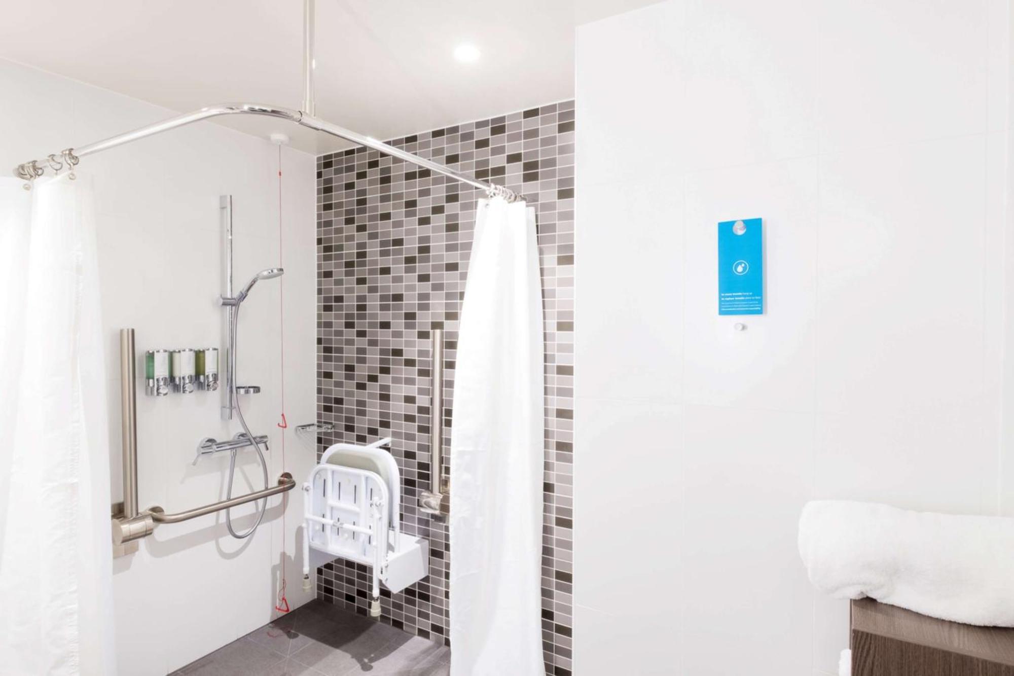 Hampton By Hilton Hamilton Park Ξενοδοχείο Εξωτερικό φωτογραφία